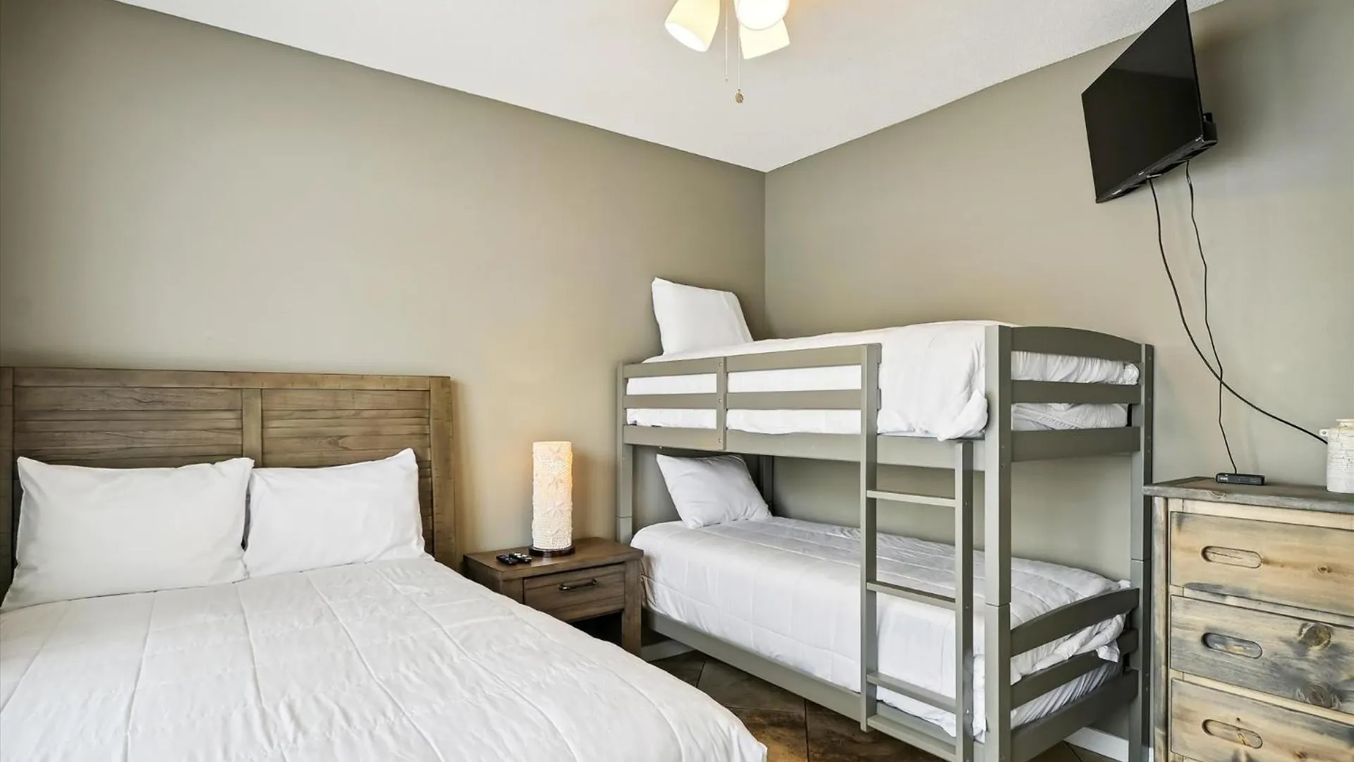 Sandpiper Cove 9125- By Holiday Isle Properties Destin